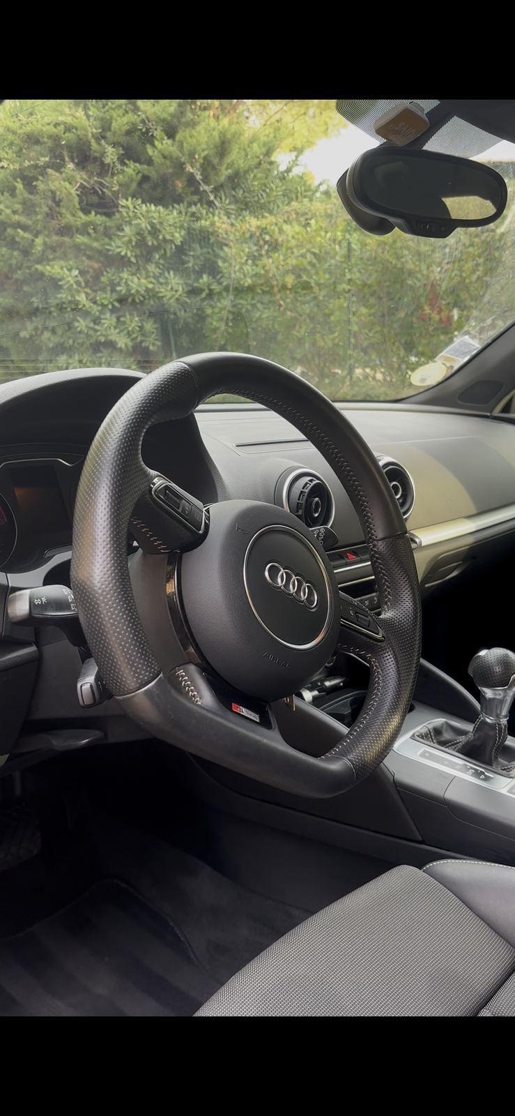 Nettoyage intérieur automobile à domicile à Hyères et Toulon — Audi